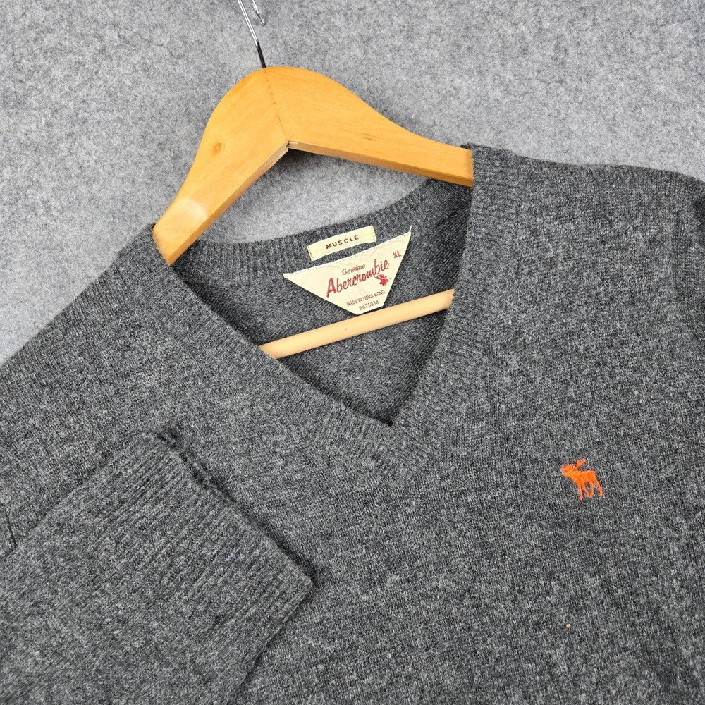 Vintage Abercrombie Sweater Mens XL Gray Wool Muscle Fit Moose V-Neck 90s